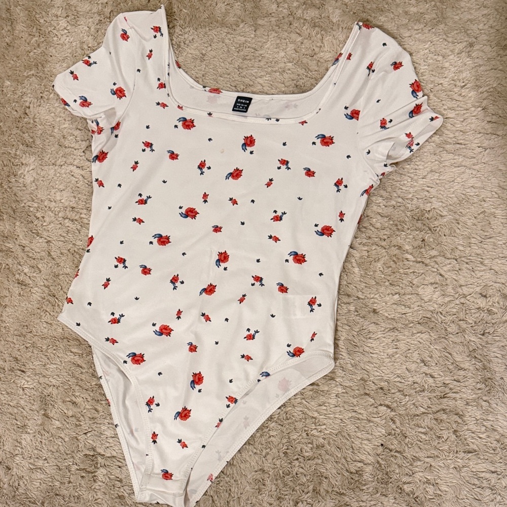 SHEIN White Floral Scoop Neck Bodysuit with Red Rose Accents